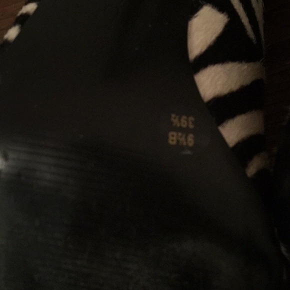 BCBGirls zebra print on calf hair pump - Picture 6 of 7